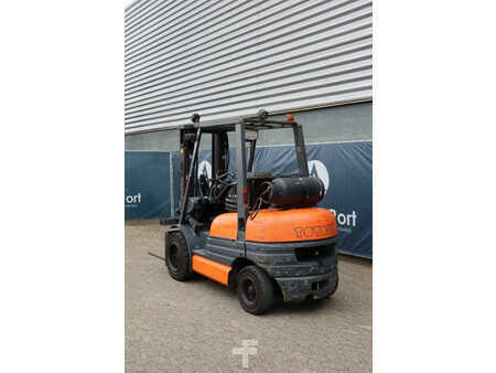 Treibgasstapler 1994  Toyota 02-6FGF-30 (3)