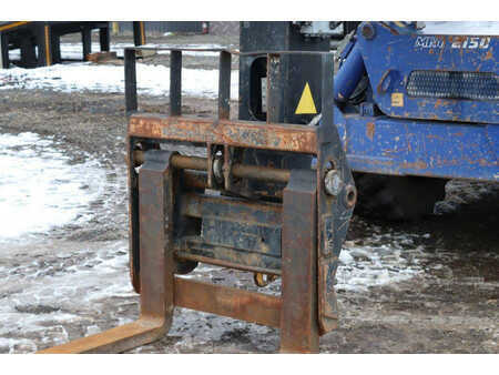 Teleskopstapler-Starr 2006  Manitou MRT 2150 (12)