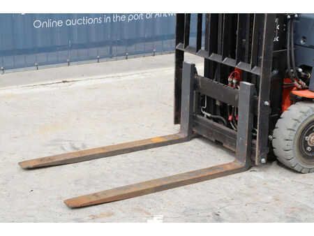 4-wiel elektrische heftrucks 2016  Toyota 8FBEK18T (11)