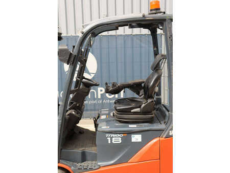 4-wiel elektrische heftrucks 2016  Toyota 8FBEK18T (22)