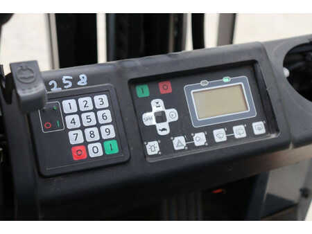 4-wiel elektrische heftrucks 2016  Toyota 8FBEK18T (25)