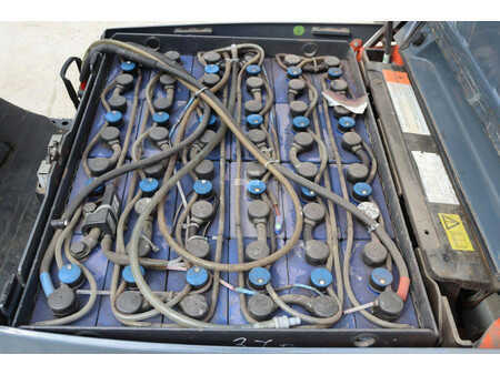 4-wiel elektrische heftrucks 2016  Toyota 8FBEK18T (31)