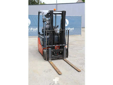 4-wiel elektrische heftrucks 2016  Toyota 8FBEK18T (7)