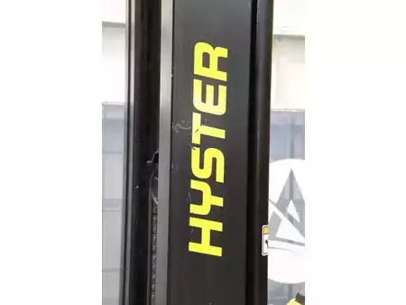 Carrelli retrattili 2021  Hyster R2.0 (13)