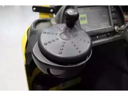Carrelli retrattili 2021  Hyster R2.0 (20)