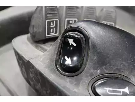 Carrelli retrattili 2021  Hyster R2.0 (26)