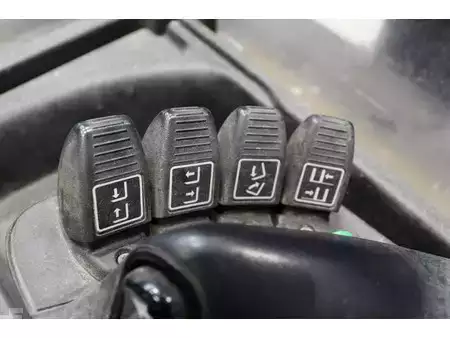 Carrelli retrattili 2021  Hyster R2.0 (27)