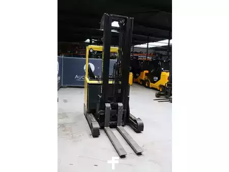 Carrelli retrattili 2021  Hyster R2.0 (7)