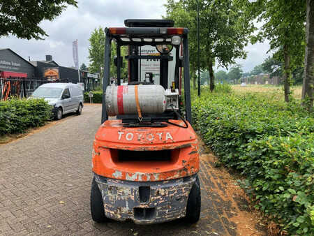 LPG VZV 2005  Toyota 02-7FGF30 (4)