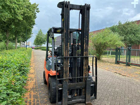 LPG VZV 2005  Toyota 02-7FGF30 (6)