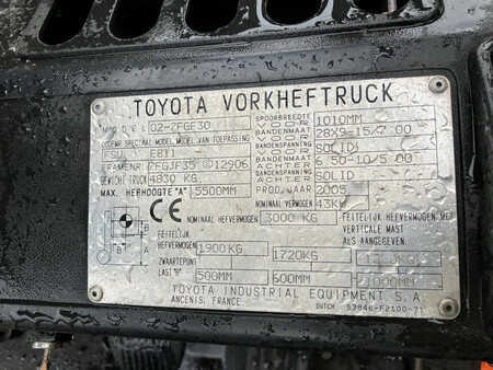 LPG VZV 2005  Toyota 02-7FGF30 (9)