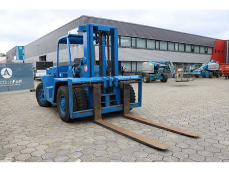 Dieselový VZV - Clark DCY 160 (7)