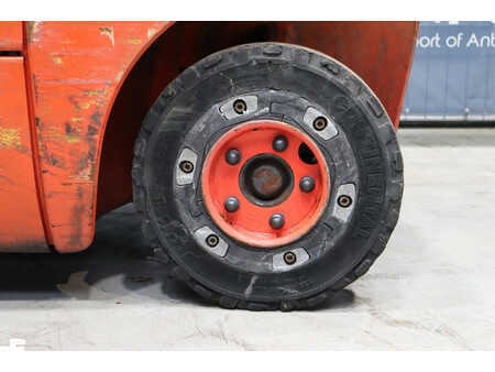 LPG Forklifts 2014  Linde H25T-02 (13)