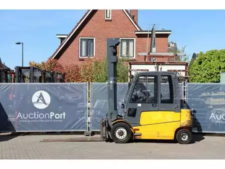 Carrelli elettrici 4 ruote 2012  Jungheinrich EFG 545 (2)