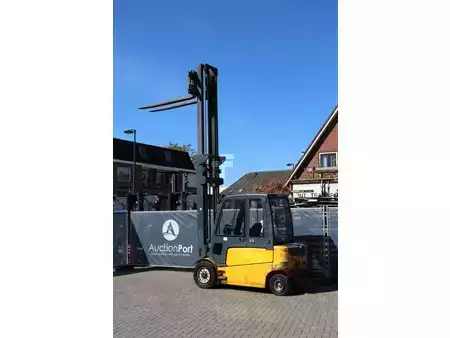 Carrelli elettrici 4 ruote 2012  Jungheinrich EFG 545 (38)