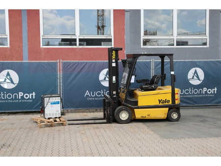 Electric - 4 wheels 2008  Yale ERP30ALF E2395 (1)
