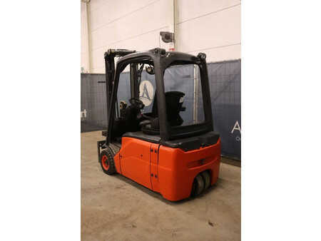 4-wiel elektrische heftrucks 2011  Linde E16L-01 (3)