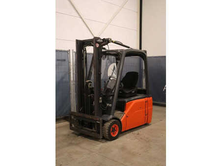 4-wiel elektrische heftrucks 2011  Linde E16L-01 (8)