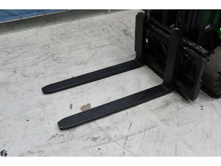 Carrelli elevatori GPL 2011  Cesab M315G (10)