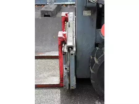 Chariots électriques à 4 roues - Nichiyu FB25PN (14)
