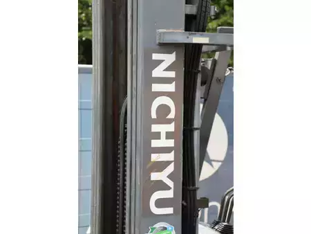 Chariots électriques à 4 roues - Nichiyu FB25PN (16)