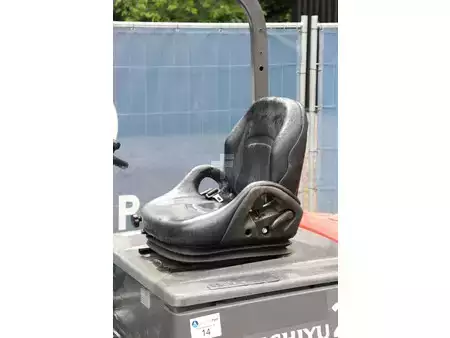 Chariots électriques à 4 roues - Nichiyu FB25PN (26)