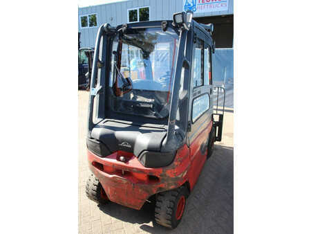 4-wiel elektrische heftrucks 2016  Linde E25L-01 (5)