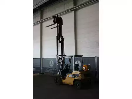 LPG Forklifts 2008  CAT Lift Trucks GP30NT (31)