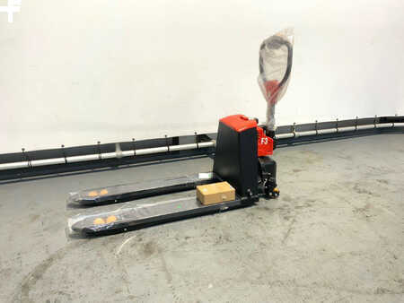 Electric Pallet Trucks 2024  EP Equipment F3 (1)