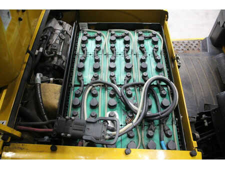 Eléctrica de 4 ruedas 2012  Yale ERP16VT SWB (18)