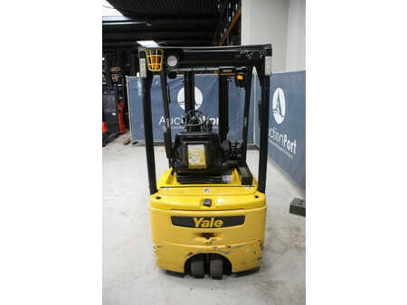 Eléctrica de 4 ruedas 2012  Yale ERP16VT SWB (4)