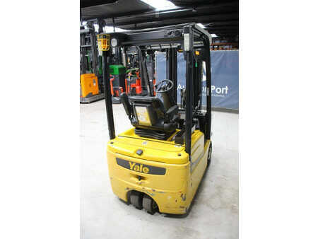 Eléctrica de 4 ruedas 2012  Yale ERP16VT SWB (5)