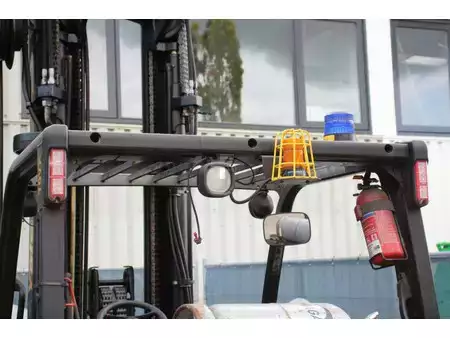 Gas truck 2010  Yale GLC70VX (15)