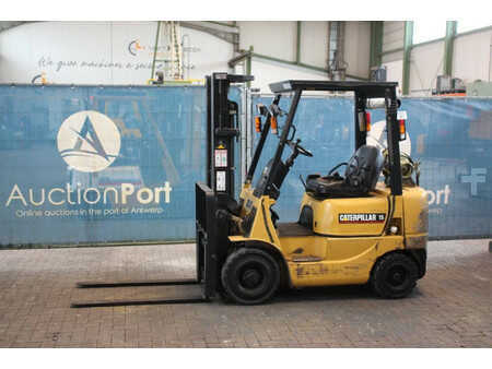 Empilhador a gás 2000  CAT Lift Trucks GP15K (1)