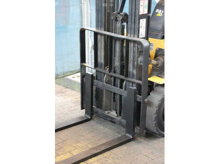 Empilhador a gás 2000  CAT Lift Trucks GP15K (10)