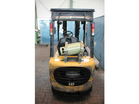 Empilhador a gás 2000  CAT Lift Trucks GP15K (4)