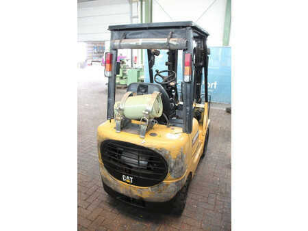 Empilhador a gás 2000  CAT Lift Trucks GP15K (5)