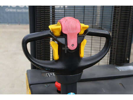 Ruční vysokozdvižný vozík 2004  OM CL 10.50 (14)