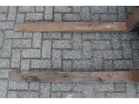 Elektrisk- 4 hjul 2003  Still R60-30 (11)