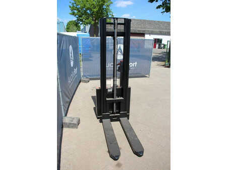 Pallet Stackers 2024  EP Equipment EST122 (6)