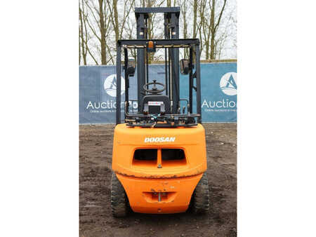 Carretilla elevadora diésel 2008  Doosan G35C (5)