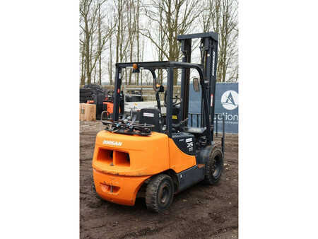 Carretilla elevadora diésel 2008  Doosan G35C (6)