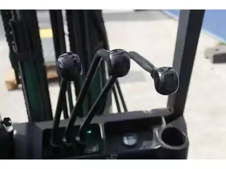 Carrelli elettrici 4 ruote 2004  Mitsubishi FB16RT (31)