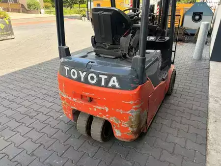 Electric - 4 wheels 2017  Toyota 8FBE20T (11)
