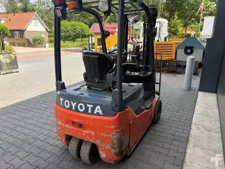 Electric - 4 wheels 2017  Toyota 8FBE20T (5)