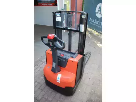 Stacker pedestre 2022  Toyota SWE200D (5)