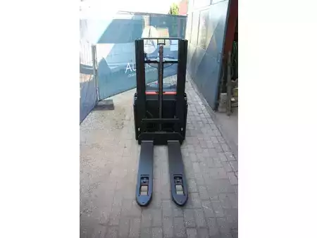 Stacker pedestre 2022  Toyota SWE200D (7)