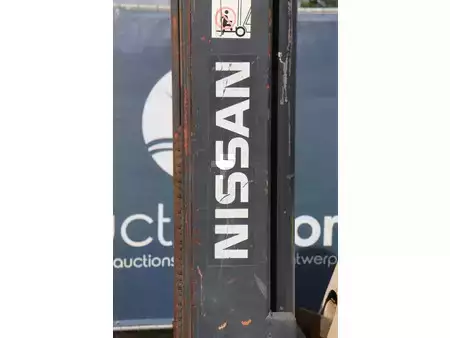 Nestekaasutrukki - Nissan PF02A20U (14)