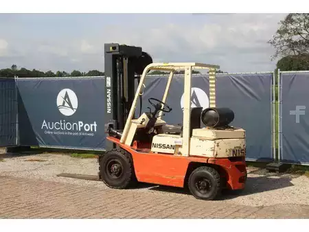 Nestekaasutrukki - Nissan PF02A20U (3)