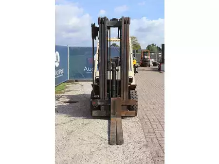 Nestekaasutrukki - Nissan PF02A20U (8)